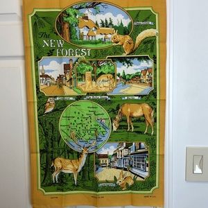 NWOT Very Cute For the Nature Lover Tea Kitchen Cotton Towel  Made in UK.